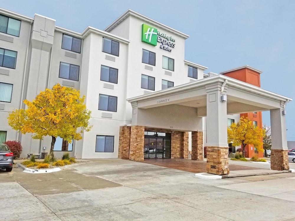 Holiday Inn Express Hotel & Suites Norfolk By Ihg Exterior photo