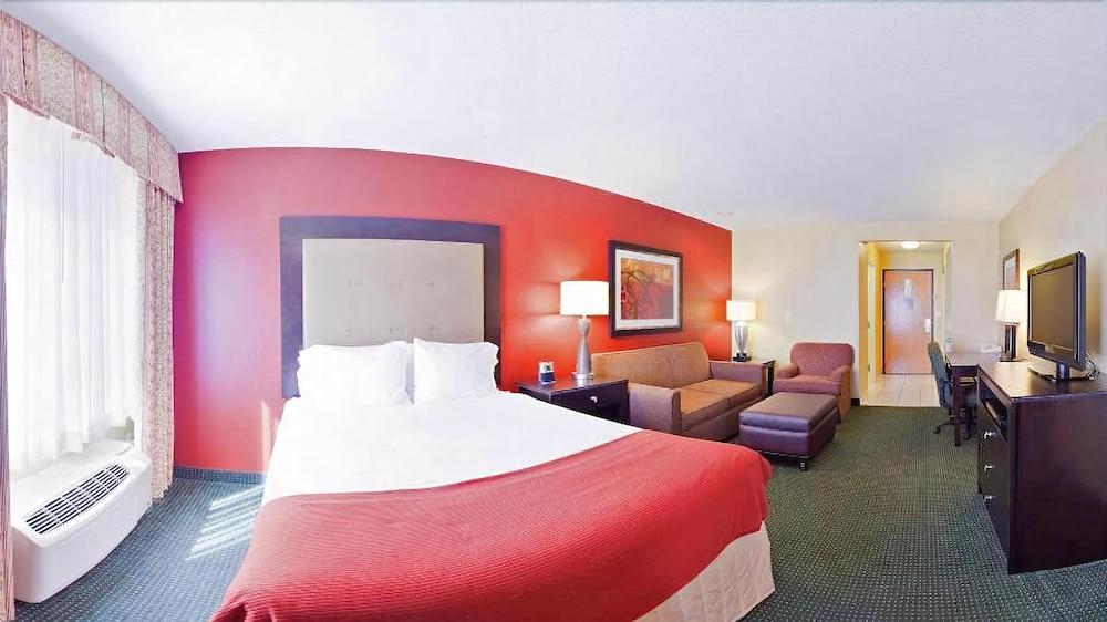 Holiday Inn Express Hotel & Suites Norfolk By Ihg Exterior photo