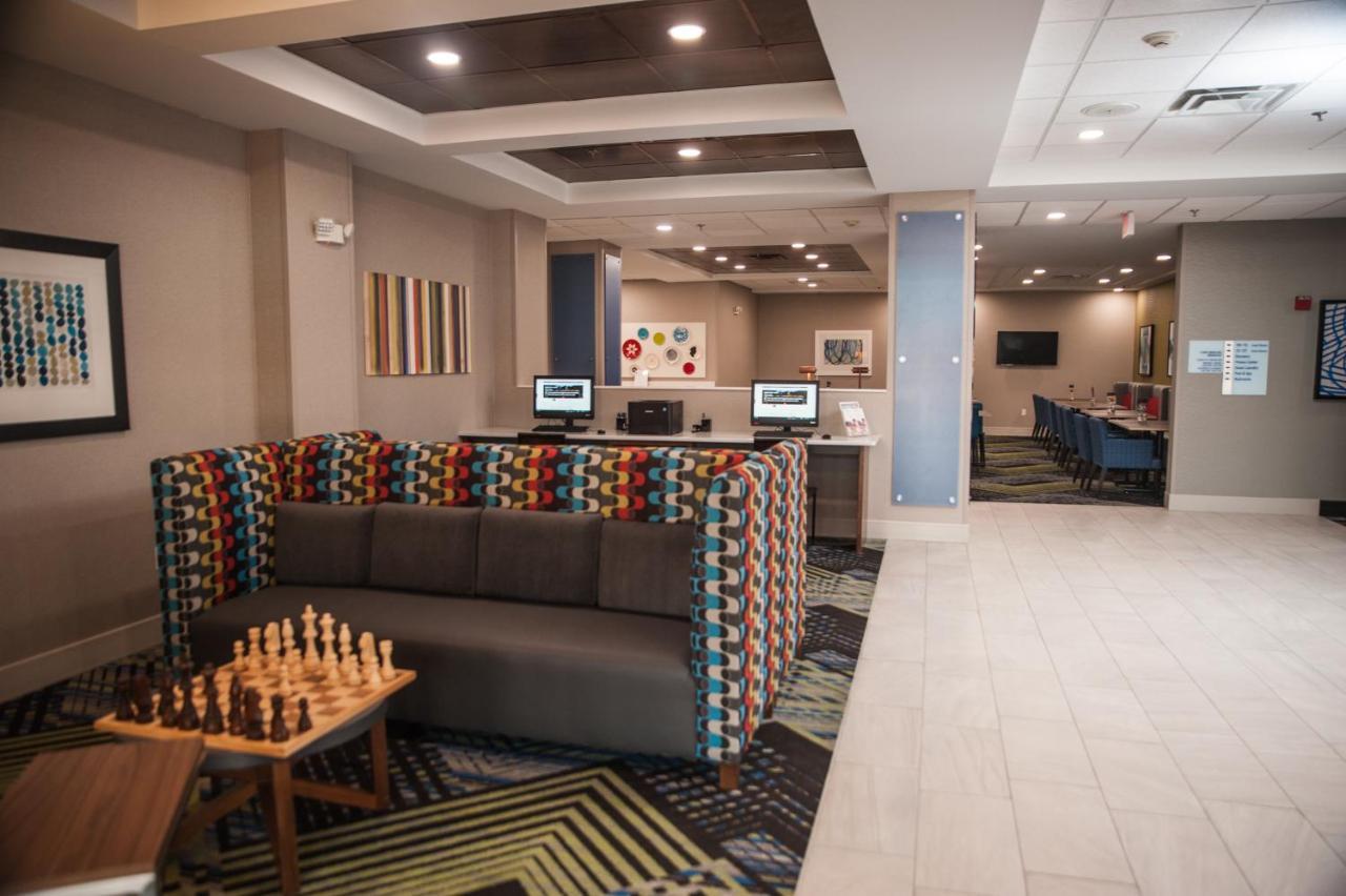 Holiday Inn Express Hotel & Suites Norfolk By Ihg Exterior photo