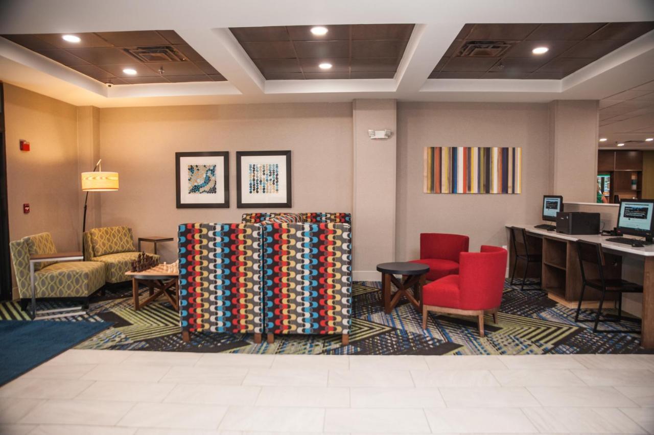 Holiday Inn Express Hotel & Suites Norfolk By Ihg Exterior photo