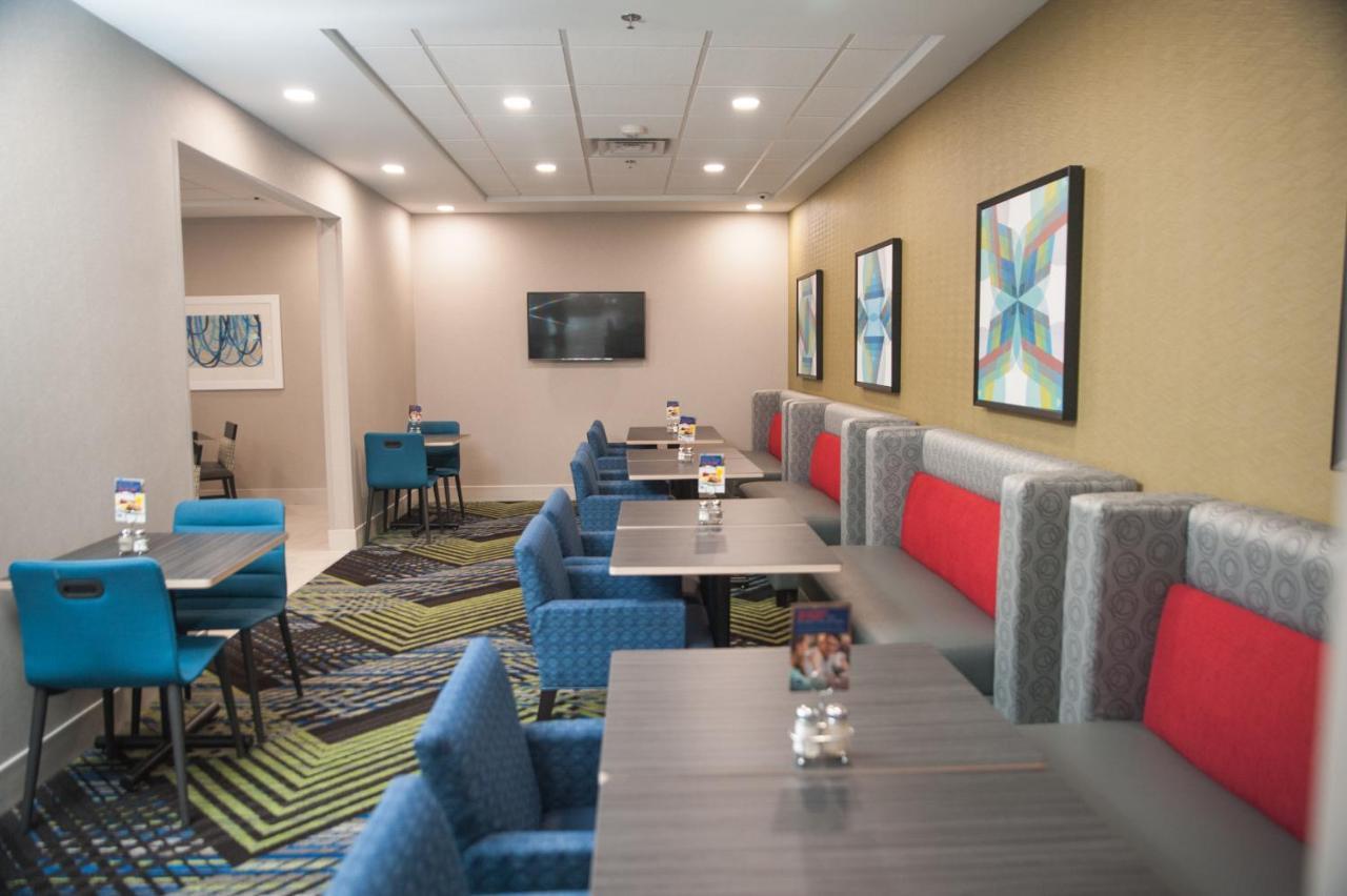 Holiday Inn Express Hotel & Suites Norfolk By Ihg Exterior photo