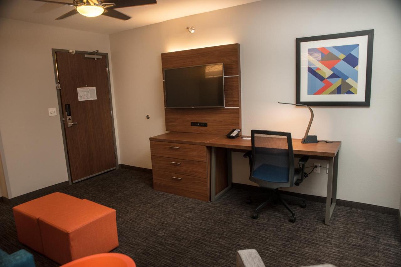 Holiday Inn Express Hotel & Suites Norfolk By Ihg Exterior photo