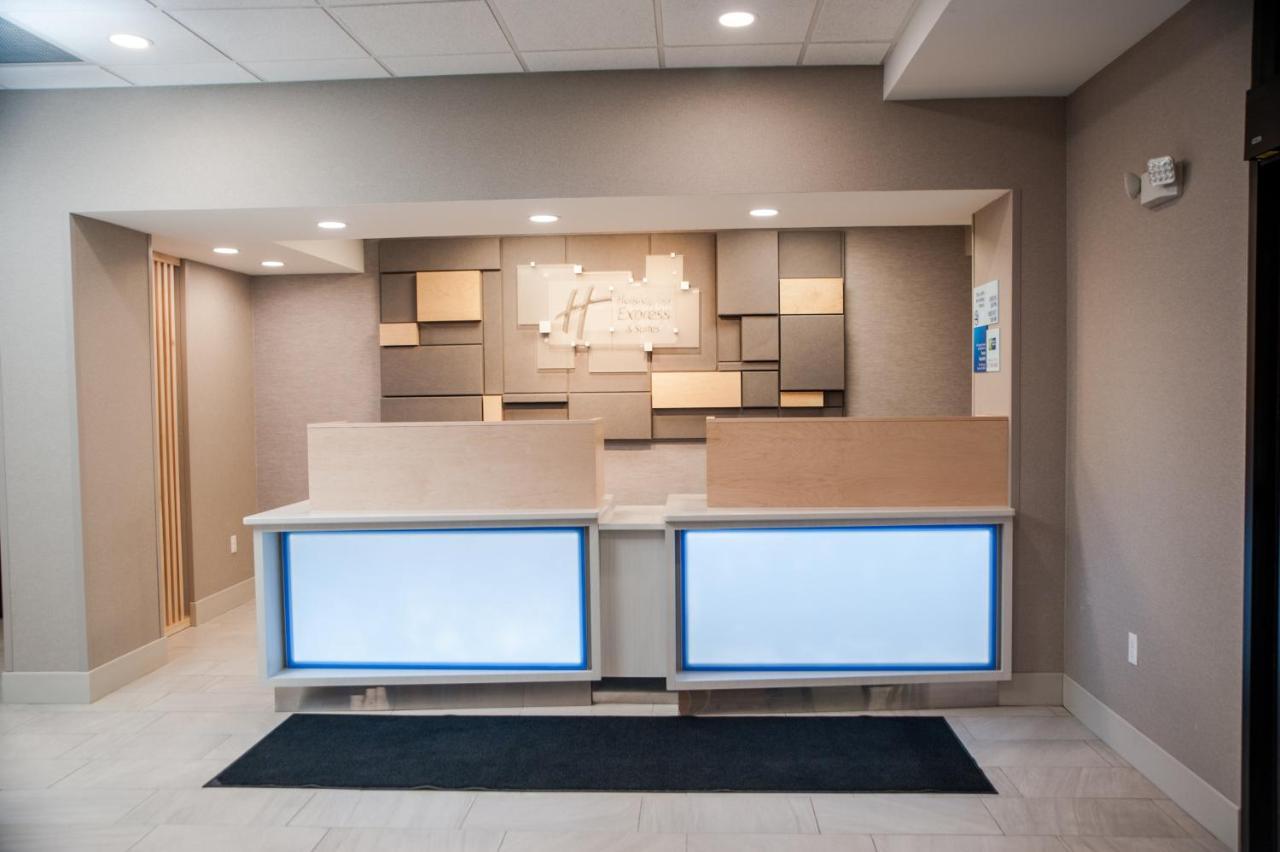 Holiday Inn Express Hotel & Suites Norfolk By Ihg Exterior photo