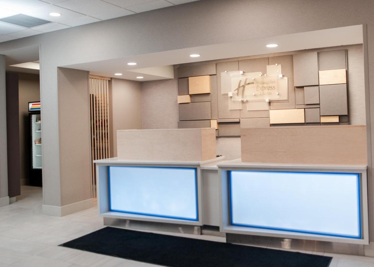 Holiday Inn Express Hotel & Suites Norfolk By Ihg Exterior photo