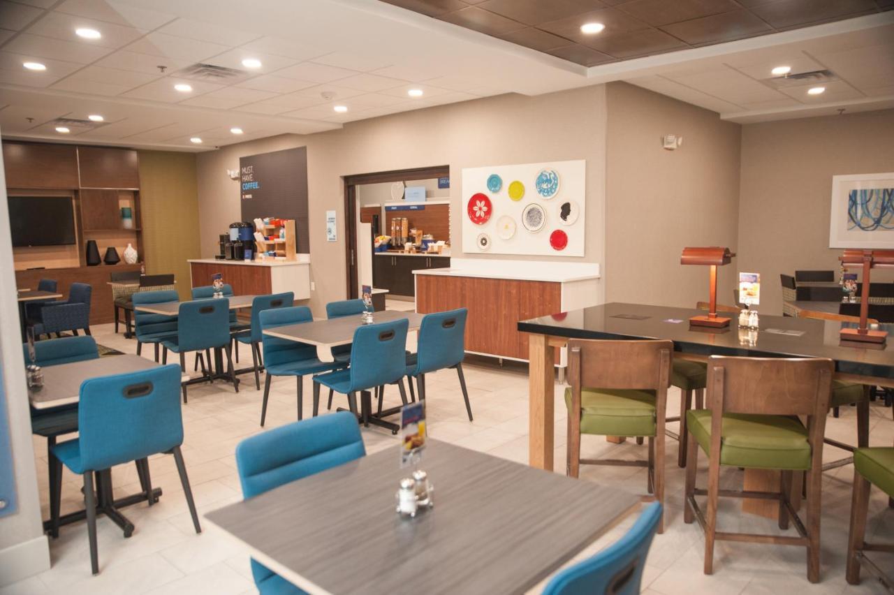Holiday Inn Express Hotel & Suites Norfolk By Ihg Exterior photo