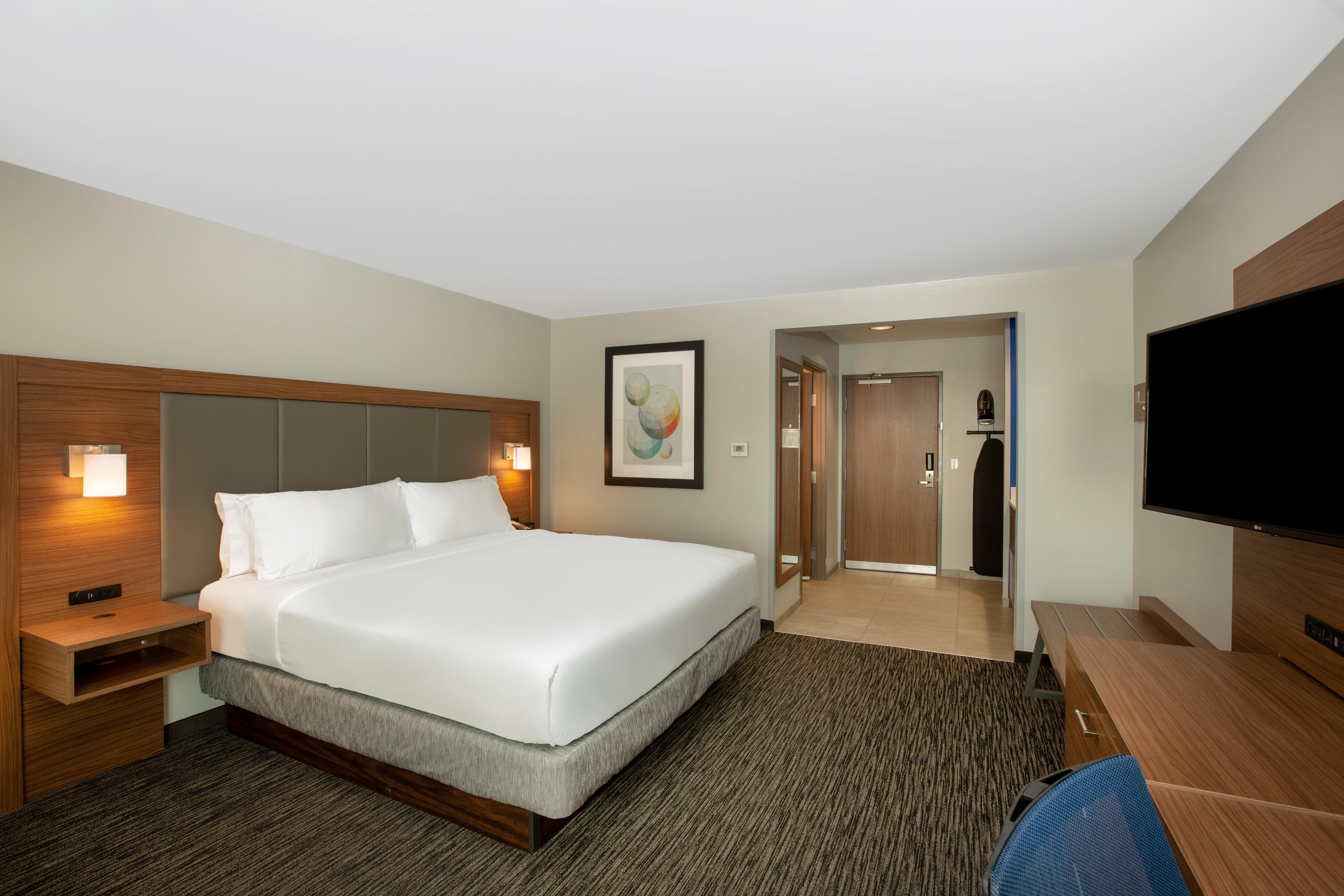Holiday Inn Express Hotel & Suites Norfolk By Ihg Exterior photo