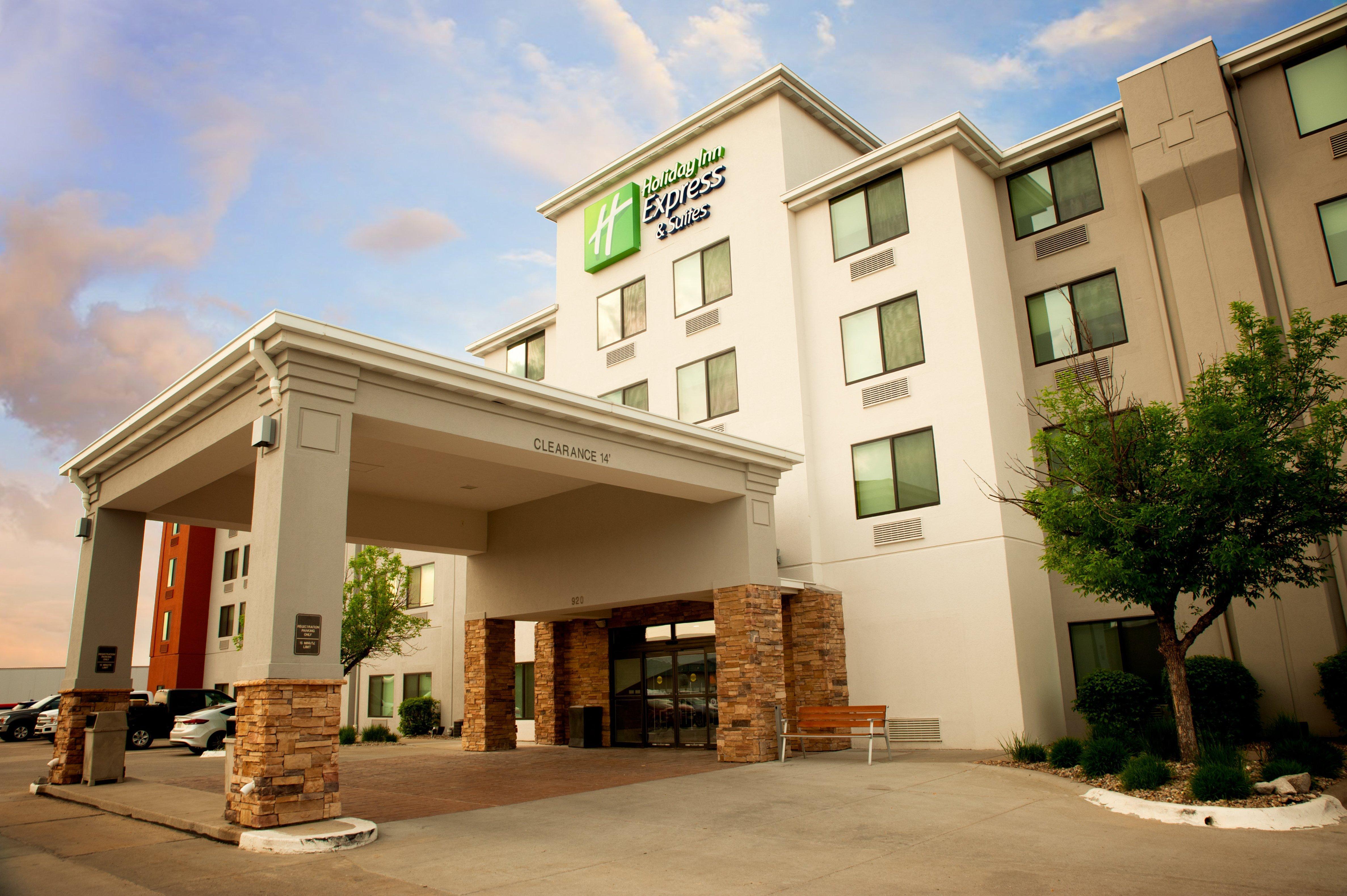 Holiday Inn Express Hotel & Suites Norfolk By Ihg Exterior photo