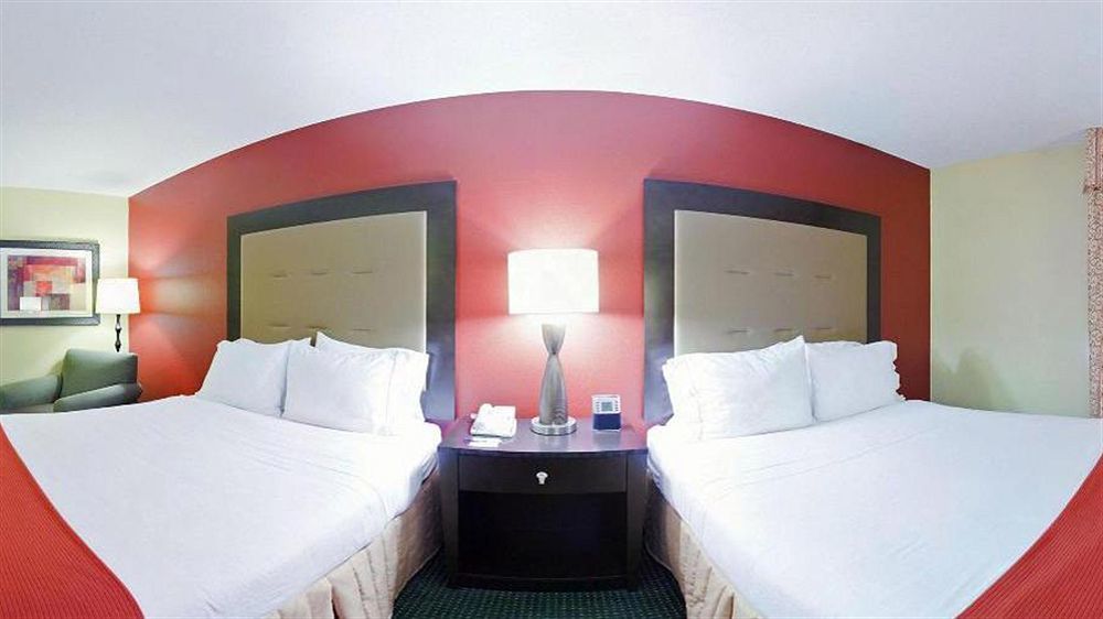 Holiday Inn Express Hotel & Suites Norfolk By Ihg Exterior photo
