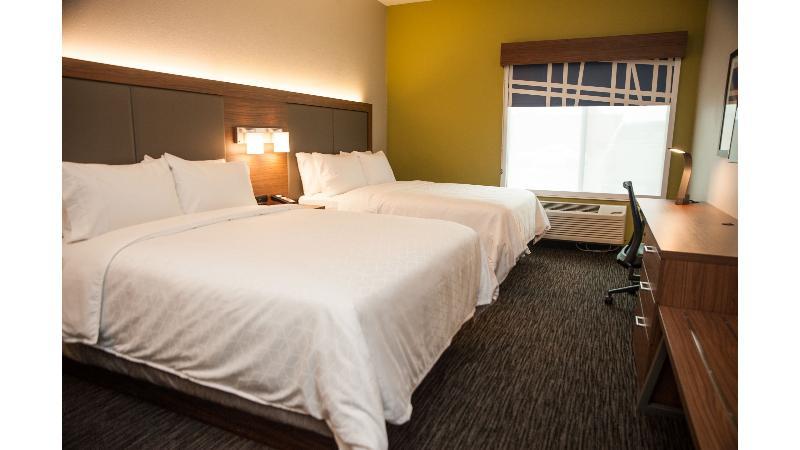 Holiday Inn Express Hotel & Suites Norfolk By Ihg Exterior photo